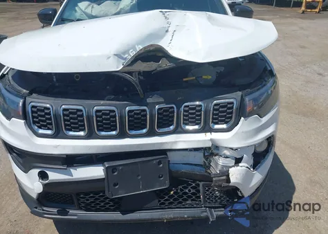 2024 Jeep Compass Latitude Lux Fwd z USA, uszkodzony, nr VIN 3C4NJDFN8RT142657